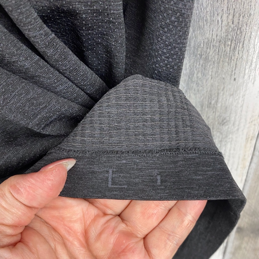 Lululemon Metal Vent Tech Short Sleeve 2.0 in Graphite Grey Size Large. - Picture 8 of 14